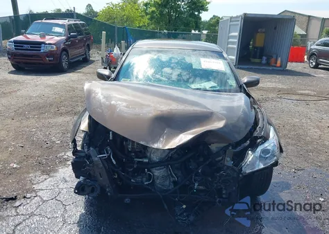 2015 Nissan Altima 2.5 S z USA, uszkodzony, nr VIN 1N4AL3AP4FC581833